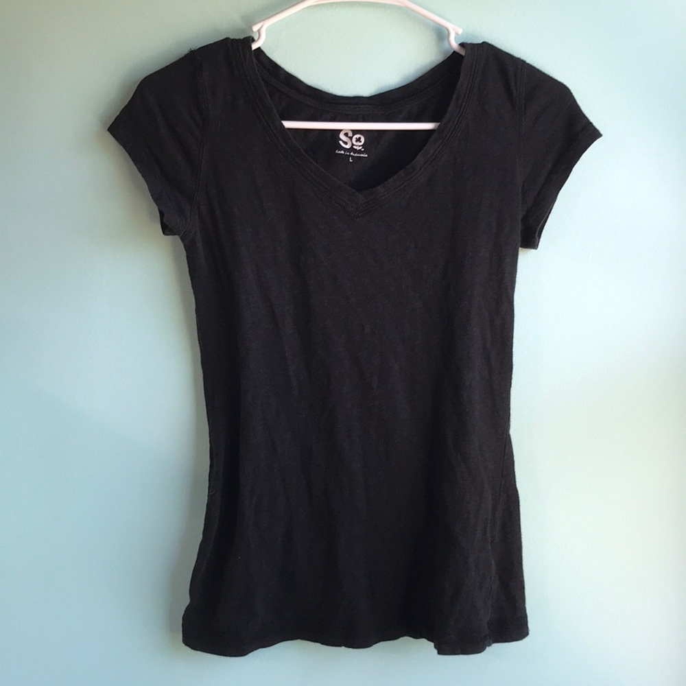 SO black v-neck tee